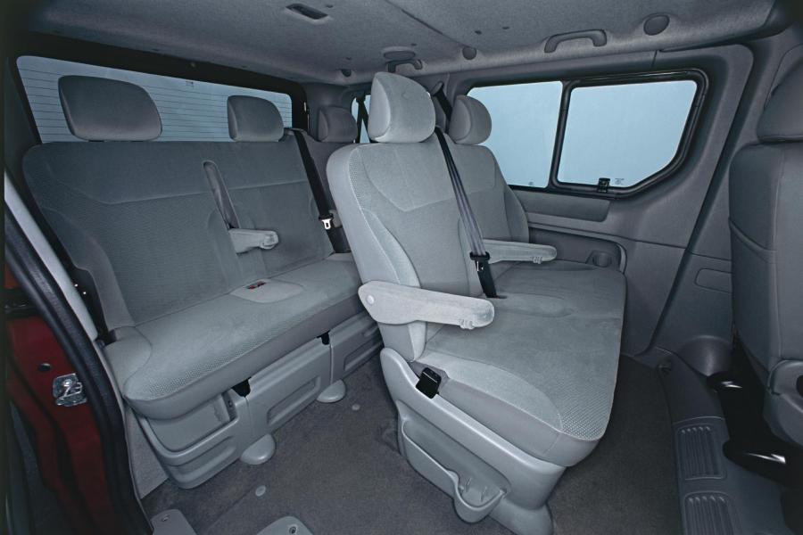  Opel Vivaro Life Tour 2009 года  (фото 3 из 34)